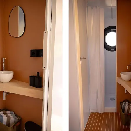 Houseboats *