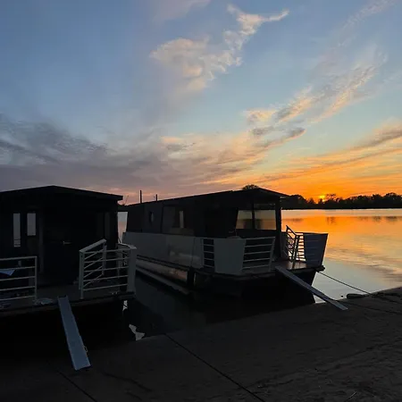 Ботель Houseboats *