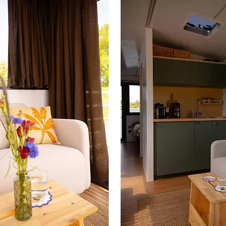 Houseboats Lith