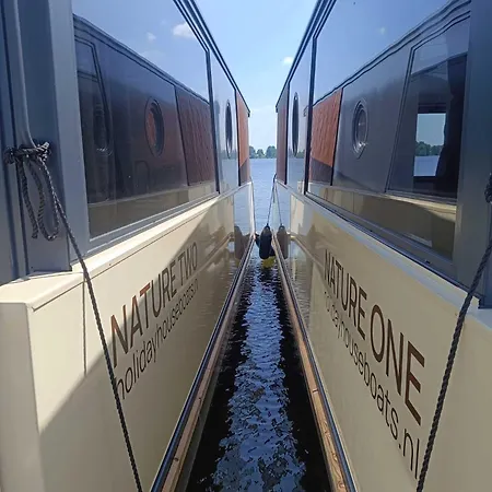 Houseboats Ботель *